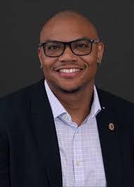 Donnell Henry's Instagram, Twitter & Facebook