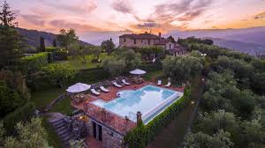 In den sanften grünen hügeln des chianti und um florenz, hin zu den etwas höheren lagen um arezzo und cortona und in der südliche toskana mit montalcino und montepulciano. Villa Pistoia Villa Mieten In Toskana Lucca Villanovo