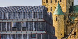 Er gilt als einer der bedeutendsten deutschen architekten der nachkriegszeit und hat auch in stuttgart zwei bauten hinterlassen. Gottfried Bohm Architekt Des Diozesanmuseums Paderborn Wird 100 Jahre Diozesanmuseum Paderborn