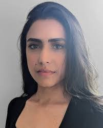 Shreya Bhatt's Instagram, Twitter & Facebook