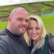 Oh no somethings happened with these couples 👀😂 Apparently there is no  going back so you need to find your new power couple and we need a good  reason why? Or who