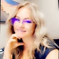 Jessica Haight's Instagram, Twitter & Facebook