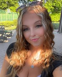 Danielle Neff (@danielle_neff198) • Instagram photos and videos