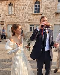 The Bridal Journey On Instagram Today Show Host Tom Steinfort Has Tied The Knot With His Stunning Partner In 2020 Wedding Dress Couture Wedding Dresses Vogue Bride