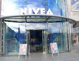 Aber selten so vollständig und so anschaulich präsentiert. Nivea Haus Hamburg Gebo Glas Elemente Befestigungssysteme