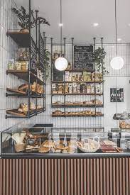 Nel Cuore Di Livorno Una Bakery Dal Sapore Nostalgico Design Di Interni Caffetteria Decorazione Caffetteria Design Pasticceria
