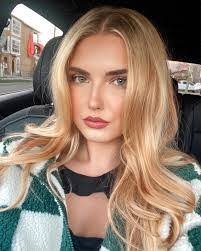 Janelle Clarke's Instagram, Twitter & Facebook