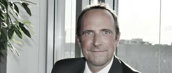 Auf linkedin können sie sich das vollständige profil ansehen und mehr über die kontakte von peter richard bauer und jobs bei ähnlichen unternehmen erfahren. Degussa Bank Bringt Aktienfonds Mit Mitspracherecht