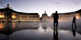 La loi reporte également les élections départementales, régionales et territoriales de corse, guyane et martinique suivantes ils ont également recentré le contenu du rapport que doit leur remettre le gouvernement avant avril 2021 et modifié le calendrier électoral d'après 2021 fixé par le gouvernement. Xaxu9d Ccnsl7m