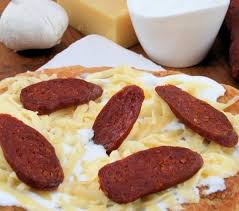 Tradycyjny węgierski langosz z gulaszem wołowym langoszę to specjalność kuchni węgierskiej. Cookit Przepis Na Prawdziwy Wegierski Langosz Zrob To Sam