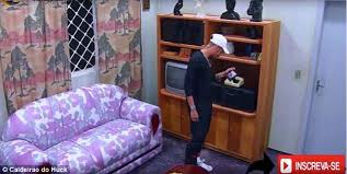 Are you ready to see neymar's amazing house? Neymar Reduced To Tears As He Walks Into Replica Of Childhood Bedroom Daily Mail Online