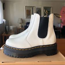 Ever wondered how to style different boots with the right bottoms? Doc Marten White Chelsea Quad Boots Boots Doc Martens Chelsea Boot Chelsea Boots Outfit