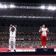 On sunday, raven saunders won silver in shot put while wearing a hulk mask she put on a hulk mask on sunday and threw 19.79 meters throw which handed her the silver medal behind. F74h6azmiwxwvm