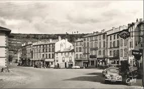 Voici Un Siecle De Photos Du Village De Champeix Dans Le Puy De Dome Auvergne Puy De Dome Massif Central
