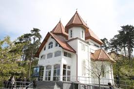 În dangătul clopotelor bisericii „înălțarea domnului din or. Pictura De La Biserica Invierea Domnului Din Brasov SfinÅ£itÄ De Mitropolitul Ardealului Episcopul Husilor Si Protopopul Brasovului Buna Ziua Brasov