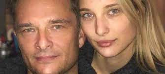 David hallyday, le papa d'ilona smet, qui vient tout juste de clore un chapitre difficile de sa vie concernant l'héritage de son père, est enfin en paix ilona smet poste régulièrement des photos avec son père, où elle lui écrit de jolis commentaires. David Hallyday Sa Fille Ilona Trop Sexy Cette Photo Qui Pose Probleme Mce Tv