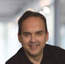 Traitement topique de la presbytie : besoin réel ou irréel ? Revue des  traitements médicaux pour le glaucome Sérum autologue