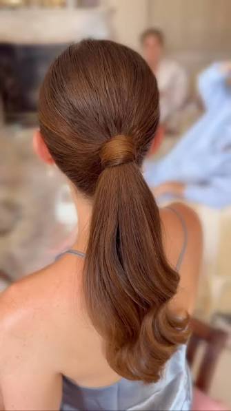 Low Ponytail Tutorial 🫶🏽✨ Come and watch me style this beautiful textured  ponytail on a bridesmaid at @tithebarn 🙌🏽 I absolutely love using the  @kykhaircare magic dust for achieving great backcombing &