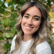 Kelsey Dill's Instagram, Twitter & Facebook