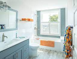 This compilation of amazing kid's bathroom ideas will have you wishing you saw this earlier! 75 Beautiful Kids Bathroom Pictures Ideas July 2021 Houzz
