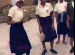 1:56 murna tv 22 883 просмотра. Kalli Iskancin Da Aka Kama Yan Mata Budare Sukeyi A Makaranta Best Arewa Celebrities Entertainment Blog
