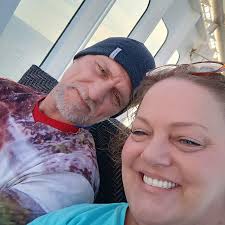 Who can fix a leaking Florida room in Florida?