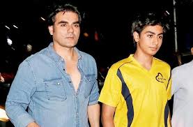 On 12 december 1998, he tied the knot with his girlfriend malaika arora and the couple has one son named arhaan khan. News And Update On Arbaaz Khan Bollywoodcharcha