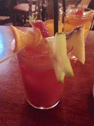 Se avete in programma un aperitivo tra amici, vi consigliamo di preparare questo cocktail analcolico alla pesca gustoso e rinfrescante. Cocktail Analcolico Foto Di Bounty Ristopub Bologna Tripadvisor