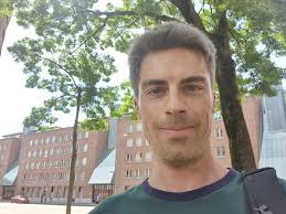 Hi everyone! My name is Vitória and I'm currently looking for a room in  central ams, starting August. I'll be studying Fashion & Branding at AMFI,  so I'm ideally looking for long-term