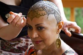 Henna Heals, un tattoo per far sentire più belle le donne con il cancro