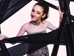 Caruso is all smiles as sardi's max klimavicius presents. Presley Ryan Steps In As Lydia In Beetlejuice Sophia Anne Caruso Plays Final Performance Broadway Buzz Broadway Com