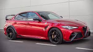 La rinascita di una leggenda. 2021 Alfa Romeo Giulia Gta