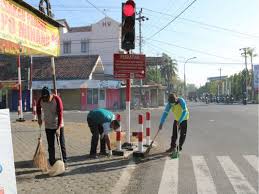 Kamu harus tahu apakah posisi yang kamu incar sudah sesuai dengan kualifikasi yang kamu punya atau tidak. Cara Melamar Kerja Tukang Sapu Jalanan Pekerja Penyapu Jalan Pahlawan Kebersihan Jalan Sesungguhnya Kaskus Berikut Yang Anda Butuhkan Terkait Cara Melamar Kerja Jadi Tukang Sapu Jalanan