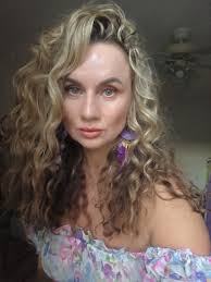 Hello all! Happy to be here and looking forward to meeting all of you at  some point. I'm 65 and a native of Chicago who's been living in Fort  Lauderdale for the