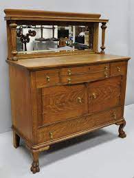 Maybe you would like to learn more about one of these? Antique Victorian Quartersawn Golden Oak Claw Foot Sideboard Mirrored Backsplash For Sale At 1stdibs