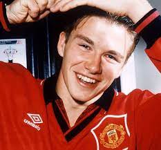 Cool & handsome is my destiny! 20 Pictures Of Young David Beckham David Beckham Manchester United David Beckham David Beckham Football
