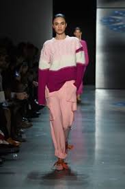 Kaos gn'r pengiriman cepat dan sangat memuaskan. Foto Tips Gaya Kekinian Dengan Baju Pink Di Hari Valentine