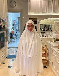 Kebawah duli yang teramat mulia tengku puan pahang tunku hajah azizah aminah maimunah iskandariah binti almarhum. Ape Comel Sangat Ni Tuanku Netizen Berita Kopak Cc