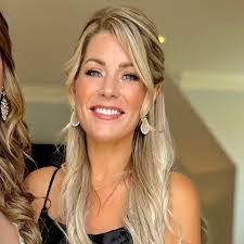 Alexa Dennis's Instagram, Twitter & Facebook