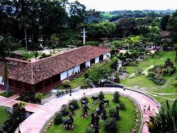 Retire In Colombia For Less Than 1 000 Per Month Colombia Colombia Capital Beautiful Places