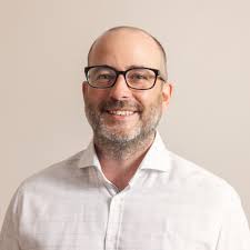 Barry Magee's Instagram, Twitter & Facebook