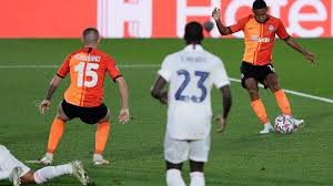 Real madrid video highlights are collected in the media tab for the most popular matches as soon as video appear on video hosting sites like youtube or dailymotion. Hasil Real Madrid Vs Shakhtar Donetsk Gol Penyelamat Di Menit Terakhir Dianulir Var Tribun Jogja