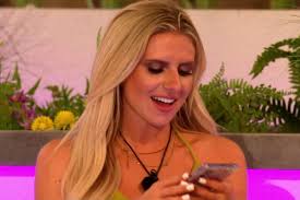 Chloe goes on to talk about how her friends and family would describe her. Love Island S Chloe Burrows Is A Single Forced To Steal A Boy Of Her Choice And Leave A Girl Behind Eminetra New Zealand