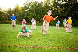 Planning a field day full of outdoor games is. Awesome Kids Outdoor Games For Groups And Birthday Parties