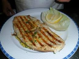 Mettete sulle fette di pesce spada, il pepe, il sale e l 'olio. Pesce Spada Alla Griglia Foto Di L Osteria Del Sole Carpignano Salentino Tripadvisor