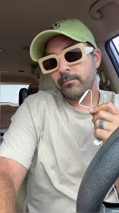 Drew Small (@itsdrewsmall)