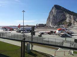 Chhuhani, eigentümer eines souvenirladens in gibraltar erklärt: Kurzreview Calpe Lounge Gibraltar Airport Gastbeitrag