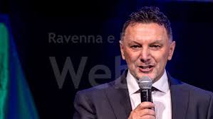 Fausto gresini, improvviso peggioramento per l'ex campione di motociclismo che da oltre 50 giorni le condizioni di salute di fausto gresini, scrive il figlio si fb, sono peggiorate nella notte tra venerdì. Fausto Gresini Improvviso Peggioramento Di Nuovo Sedato Ravenna Web Tv