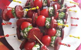 Brochettes Chorizo Mozza Tomates Cerises L Atelier De La Corvette Cuisine Et Vin Tomates Cerises Tomates