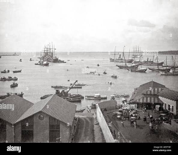 Late 19th century photograph - view of harbour and ships, Bombay? Mumbai, India Stock Photo - Alamy